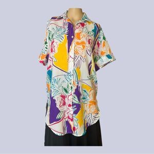 Shapely Tropical Print Button-Up Shirt – Size Small